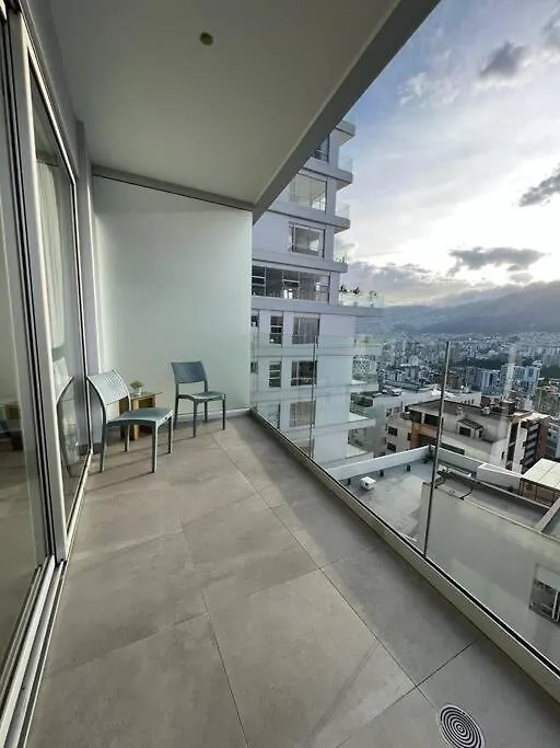 Mejor Edificio De Quito Edificio Oh Coliving Ecuador Gonzalez Suarez Διαμέρισμα